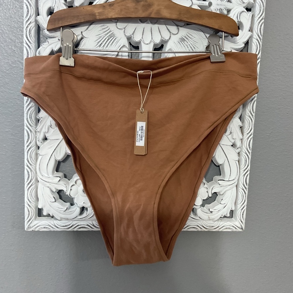 Skims sleep BRIEF camel new with tags size 4XL